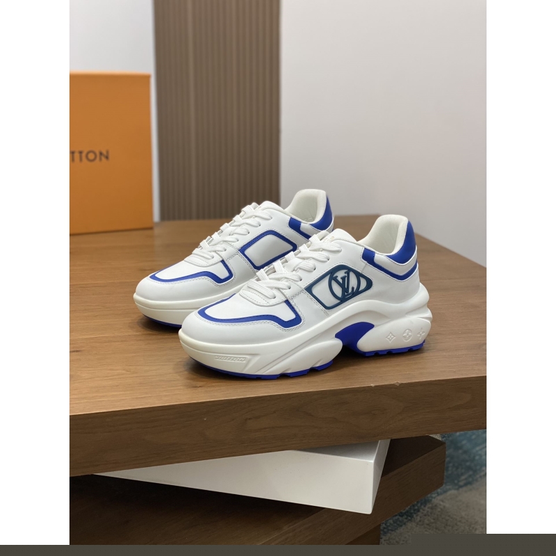 l**is V*t*n sneakers